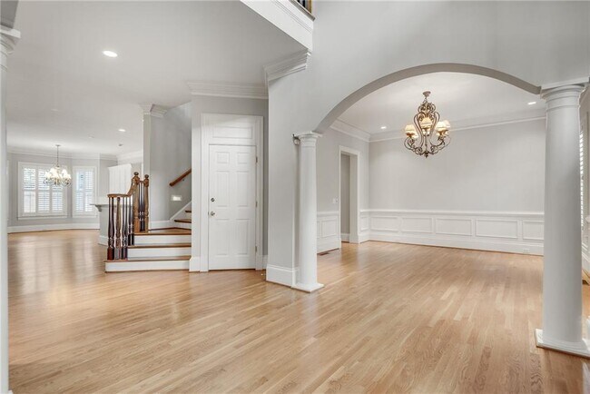 Building Photo - 225 High Point Walk NE