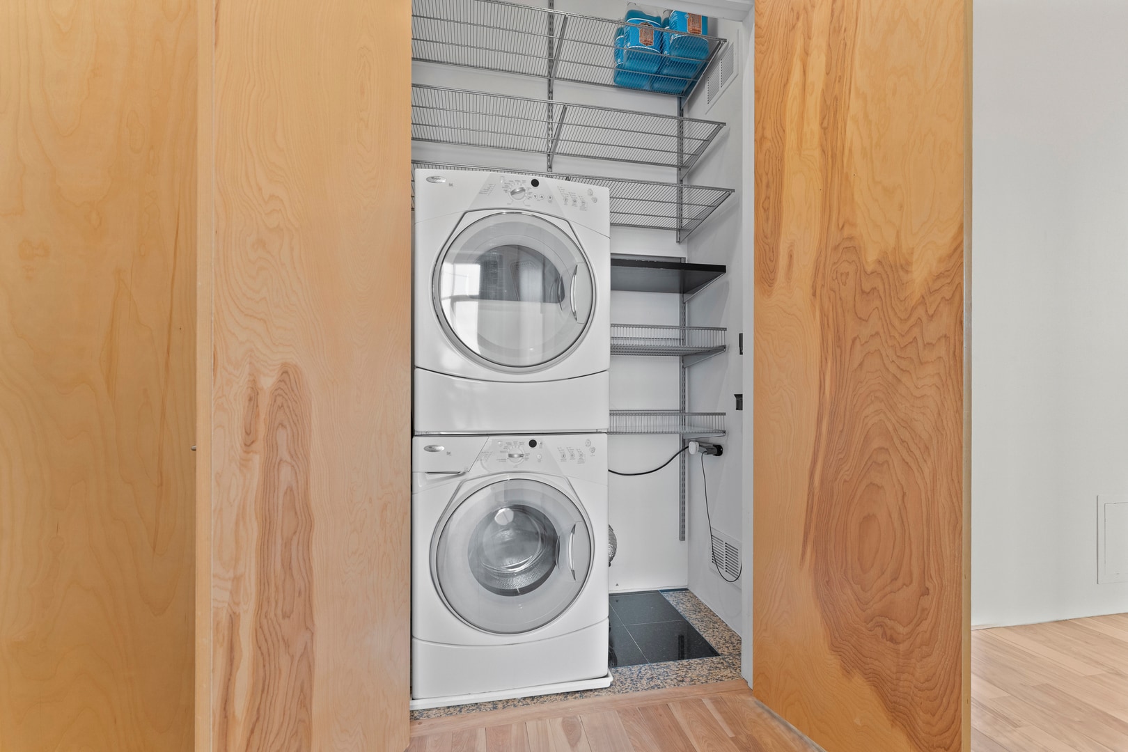 Building Photo - 2408 W Rice St