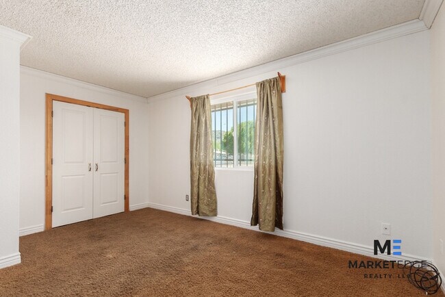 Building Photo - 2Bed/2Bath House at 24th St/Baseline! Appl...