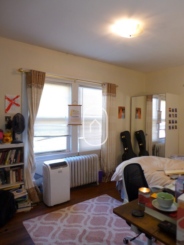 Building Photo - 5 Leamington Rd