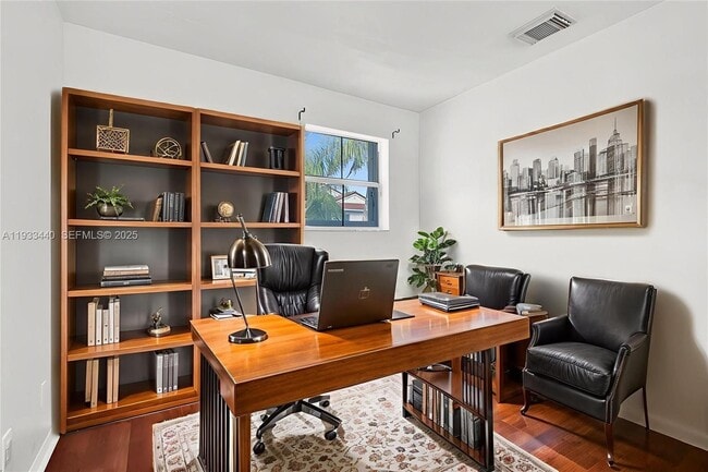 Building Photo - 1046 Satinleaf St