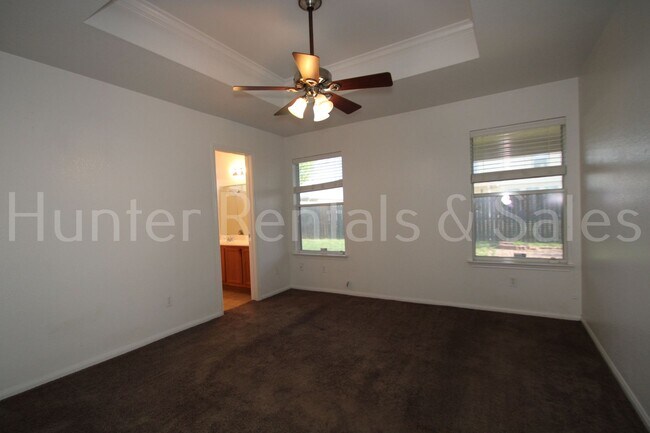Building Photo - 505 Vega Ln