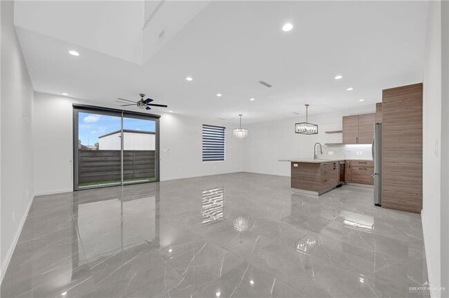 Building Photo - 28 Sunset Dr