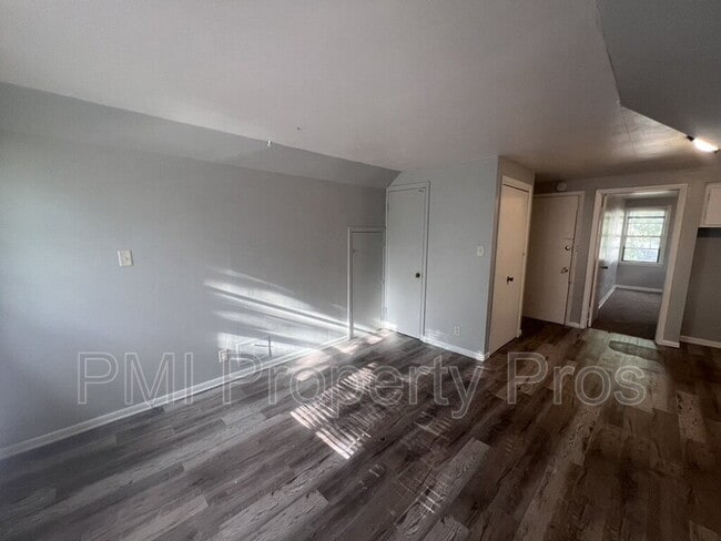 Building Photo - 4566 N 28th St
