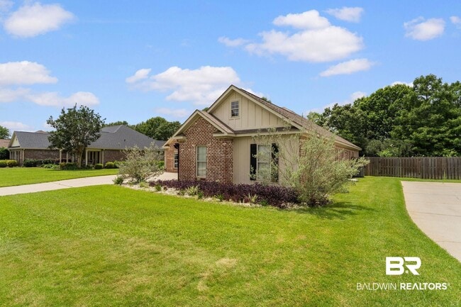 Building Photo - 25911 Tealwood Dr