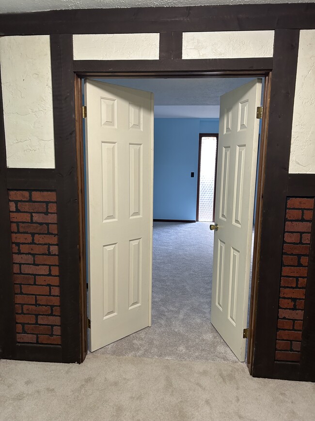 Basement family room - 2716 E Bragstad Dr