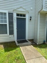 Building Photo - 5631 Seths Dr