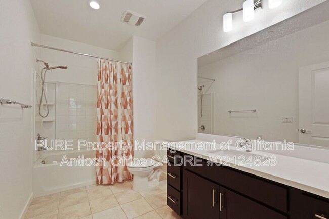 Building Photo - 2600 Wildflower Sta Pl