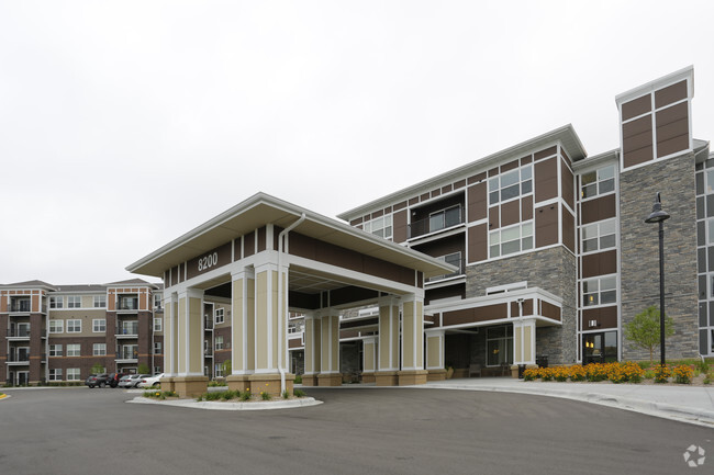 Building Photo - Silver Creek on Main