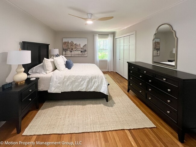 Building Photo - Stunning Fully Furnished Home