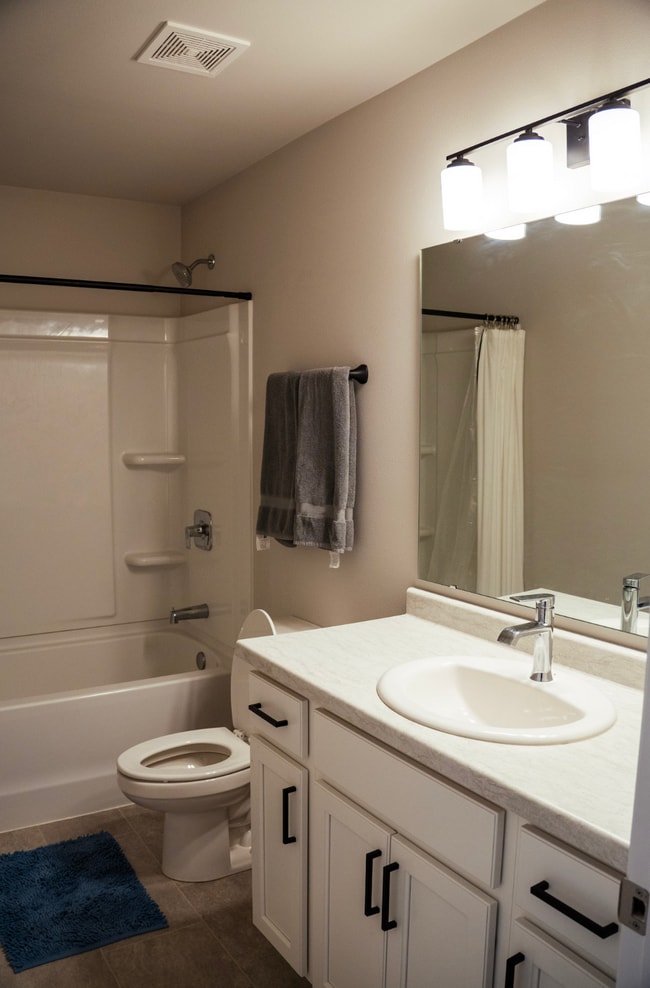 Building Photo - Tobi Lane Twinhome