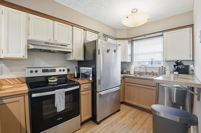 Building Photo - 330 Bluefish Dr