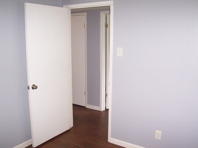 Building Photo - 830 Wateka Way
