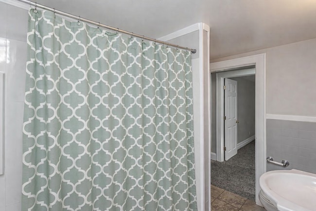 Building Photo - 3836 Upton Ave