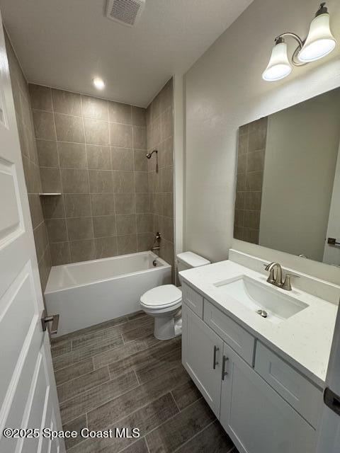 Building Photo - 657 Clearwater Ave