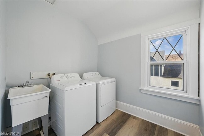 Building Photo - 2471 Tremont Ave