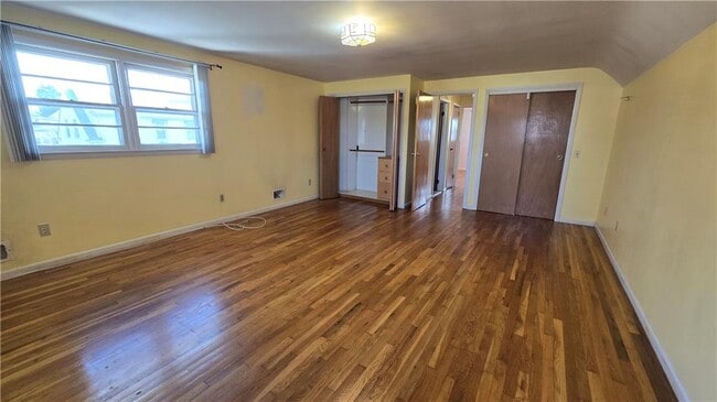 Building Photo - 7 Eliza St