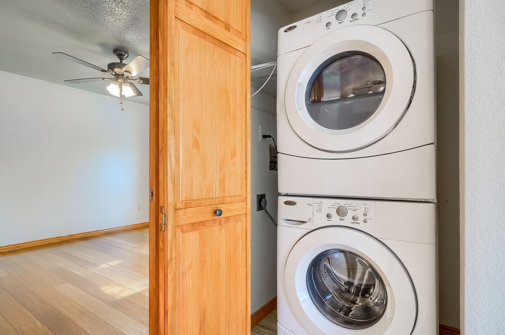 Building Photo - 8327 S Upham Way