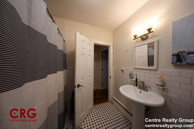 Building Photo - 1728 Beacon St