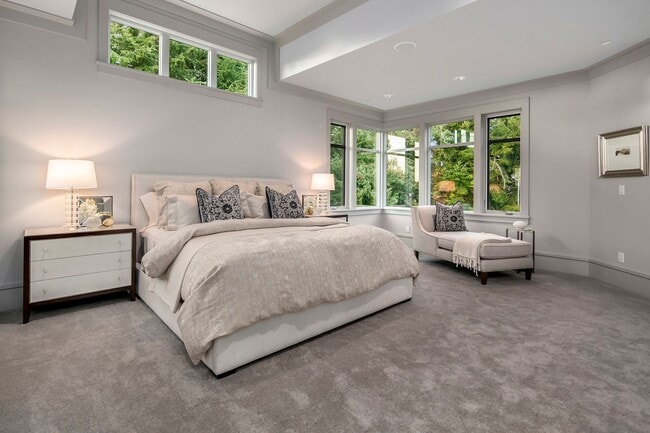 Building Photo - 6Bd/6.5Ba Clyde Hill House