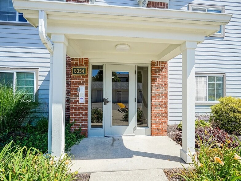 Building Photo - 8354 Glenwillow Ln