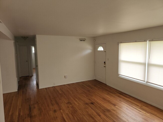 Building Photo - 2236 Corbett Ave