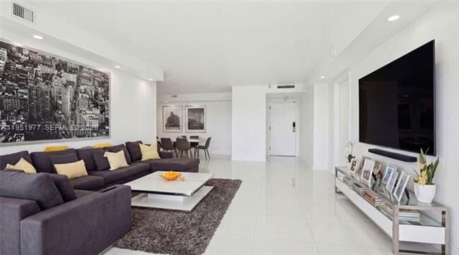 Building Photo - 4000 Towerside Terrace