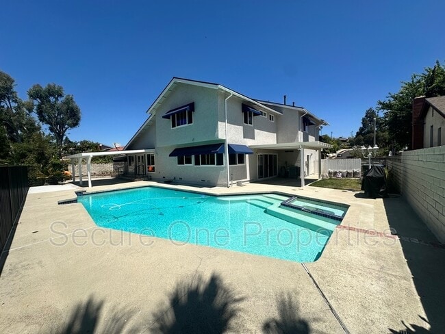 Building Photo - 288 W Siesta Ave