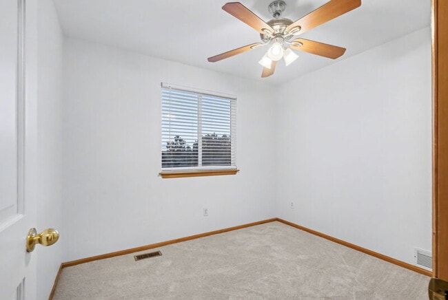 Building Photo - 4528 W 63rd Dr