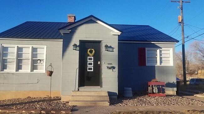 Building Photo - 466 W 200 N
