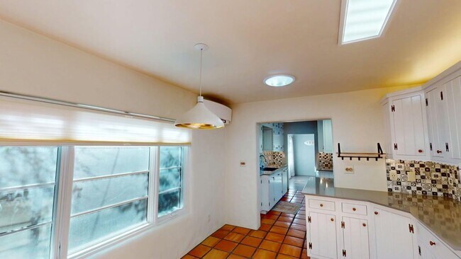 Building Photo - 901 Galisteo St