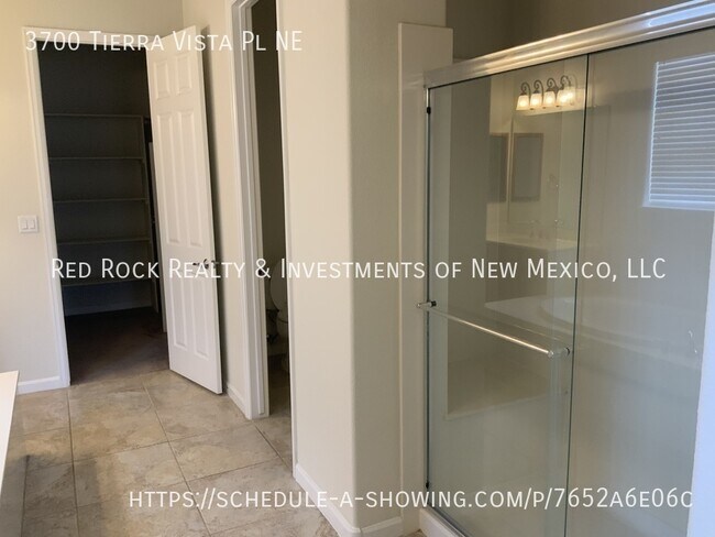 Building Photo - 3700 Tierra Vista Pl NE