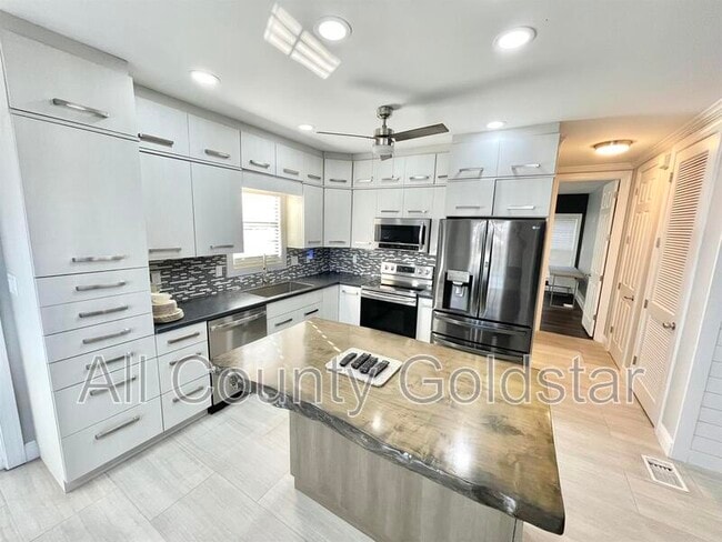 Building Photo - 4254 Flamingo Blvd