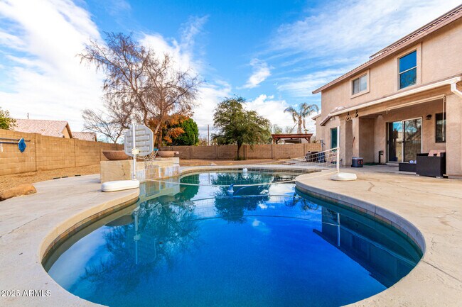 Building Photo - 8812 N 67th Dr