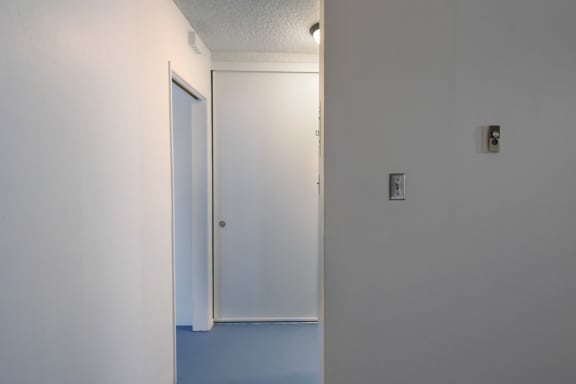 Building Photo - 250 Linden Ave