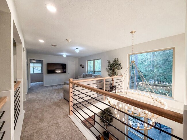 Building Photo - 29 Pinewood Forest Ct