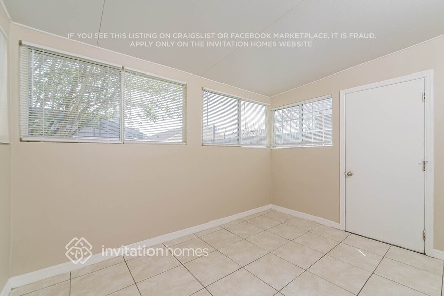 Building Photo - 2419 Parsons Pond Cir