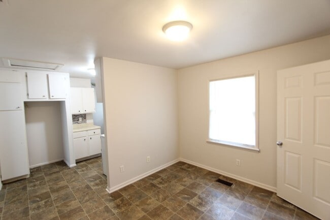 Building Photo - 1308 2nd St NW