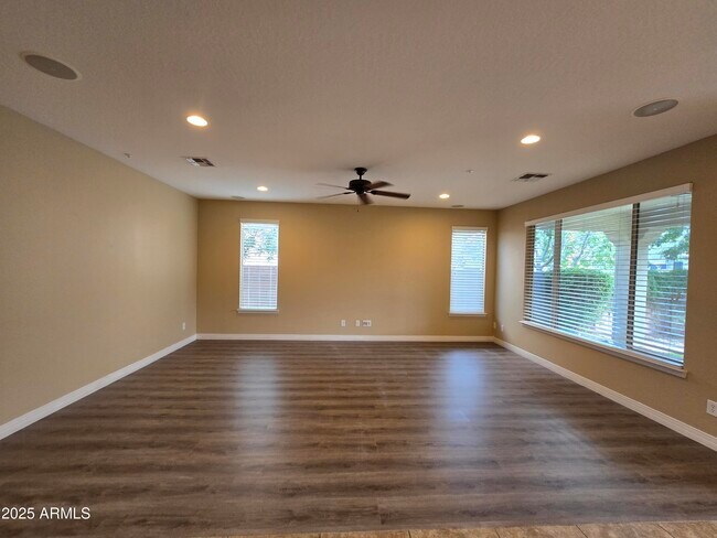 Building Photo - 4540 E Portola Valley Dr