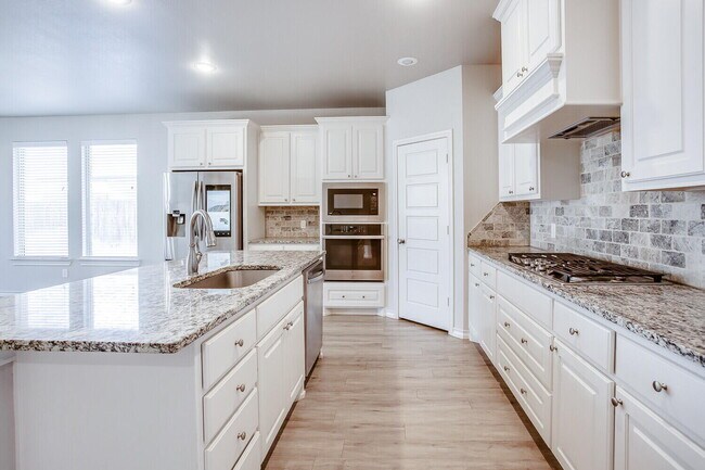 Building Photo - 2328 104th St