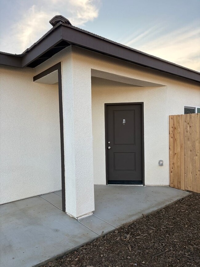 Building Photo - 6010 Cougar Trl