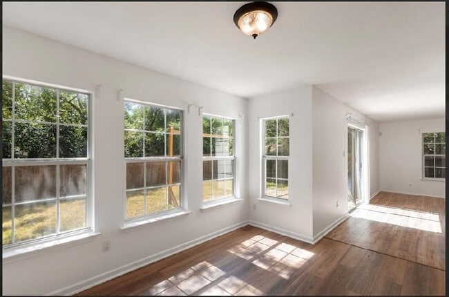 Building Photo - 1605 Balsam Way