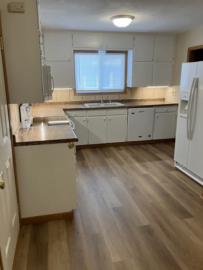 Building Photo - 2015 NW 81st St