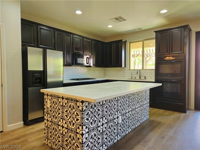 Building Photo - 10070 White Mulberry Dr