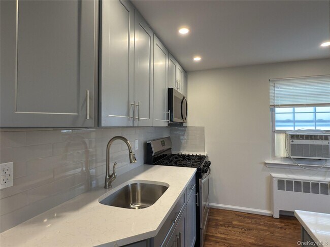 Building Photo - 46 Copiague St