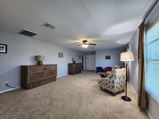 Building Photo - Beautiful 4 Bedroom 4 Bath Home In Ruskin