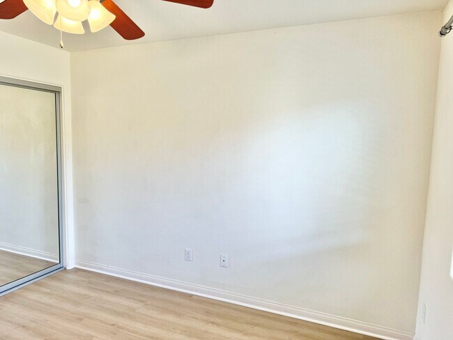 Building Photo - Huge 3 bed 2 bath Home In Storey Park Neig...