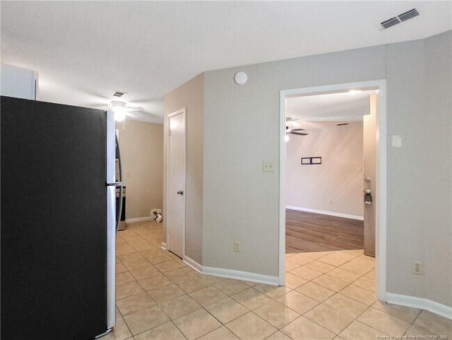 Building Photo - 6594 Honeysuckle Dr