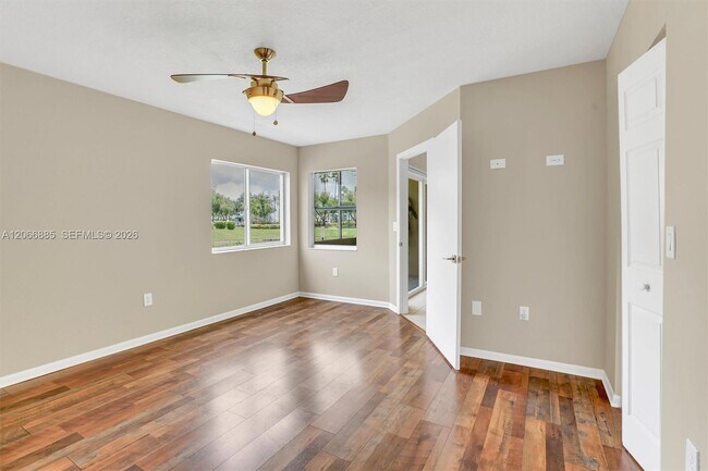 Building Photo - 9537 Weldon Cir