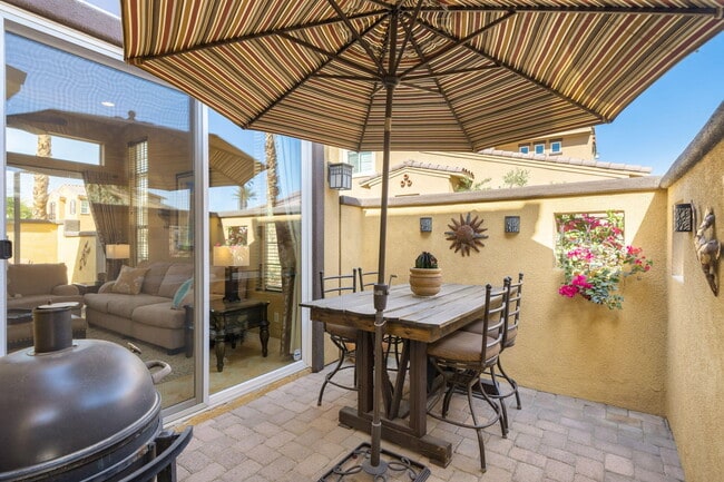 Building Photo - 52230 Desert Spoon Ct